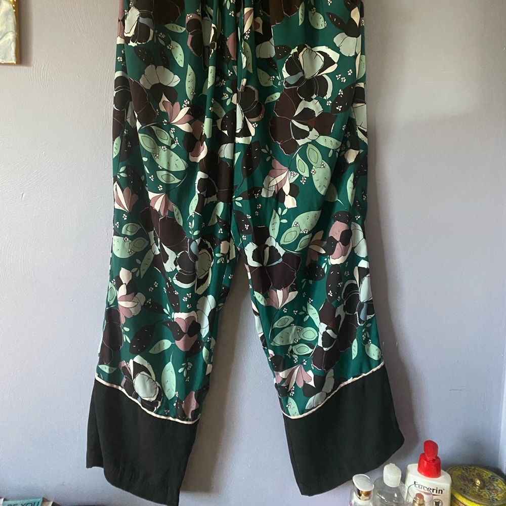 Eloquii 18, green floral pajama style pants